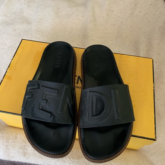 fendi pool slides women's